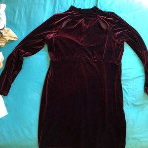 Long sleeve velvet bodycon dress